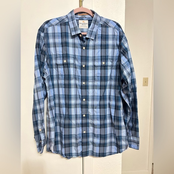 Tommy Bahama Other - Tommy bahama button down shirt size L
